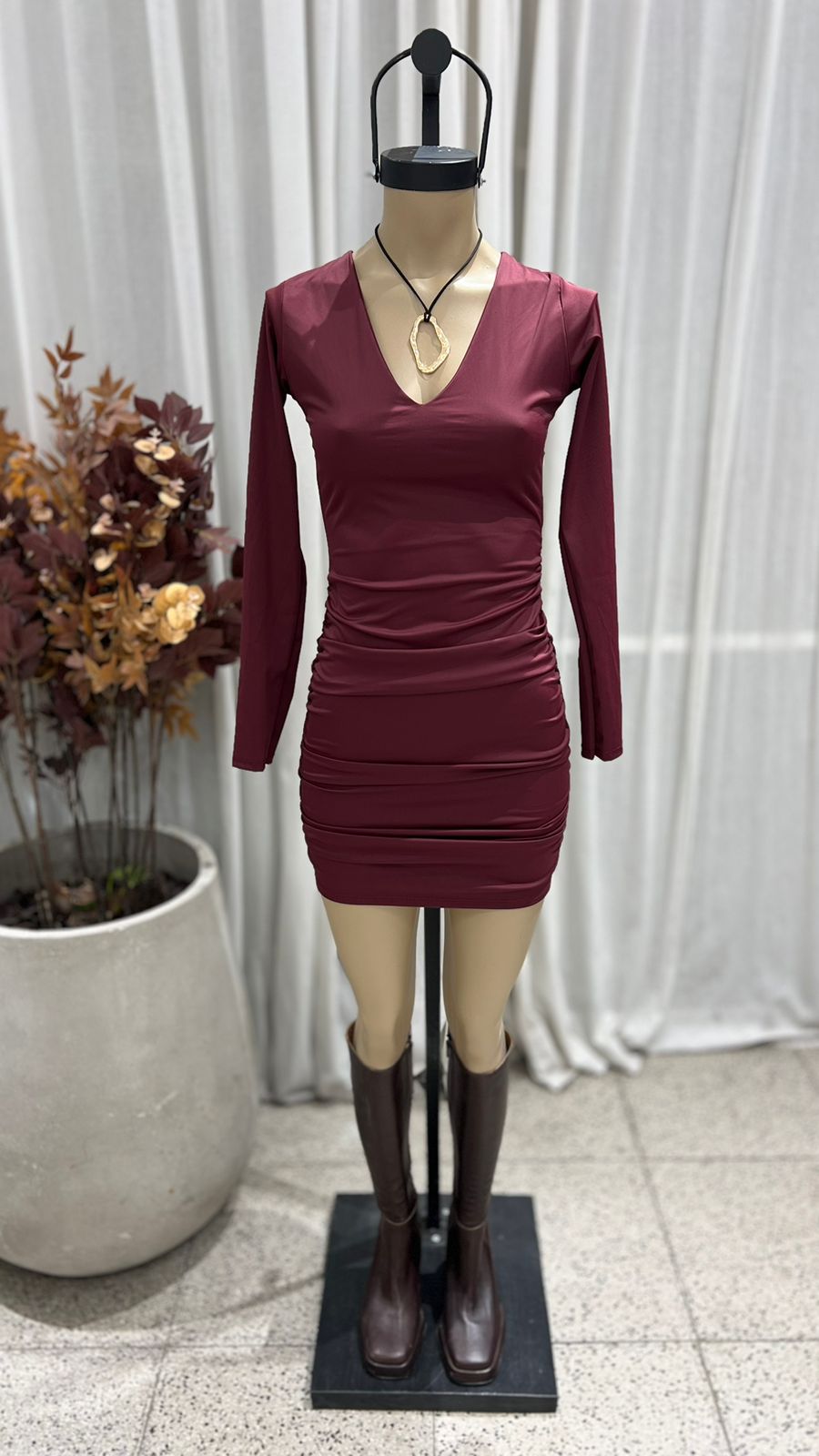 V59 - VESTIDO ESCOTE V FRUNCE LATERAL - MICROFIBRA