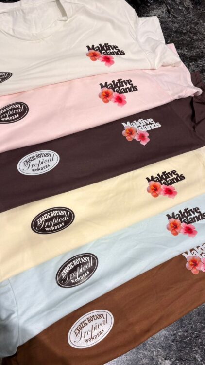 R22 - REMERA CROP "MALDIVE ISLANDS" - JERSEY - Imagen 2