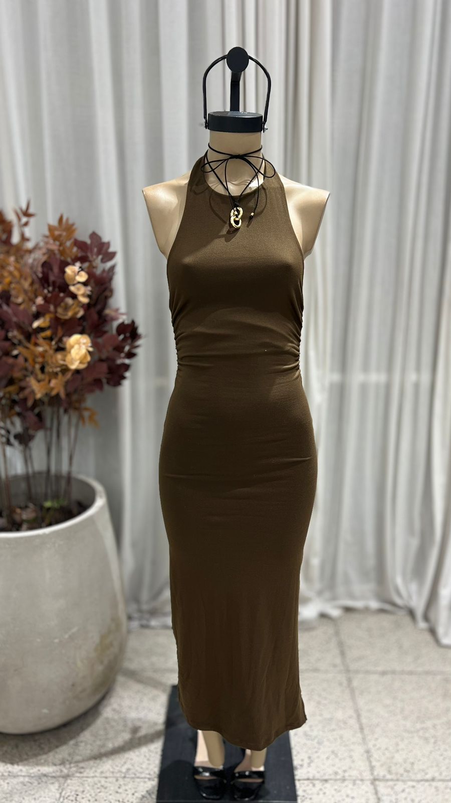 V84 - MAXIVESTIDO HALTER FRUNCE - MODAL GAMUZADO