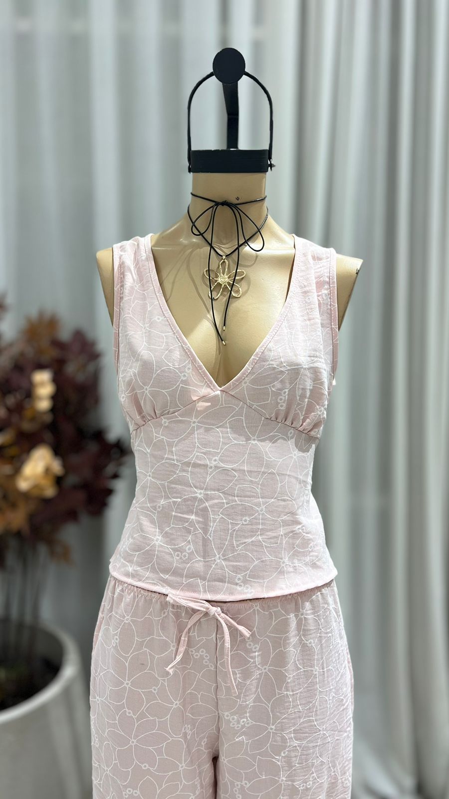 T254 - BLUSA ESCOTE V TIRA - BORDADO