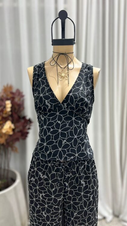 T254 - BLUSA ESCOTE V TIRA - BORDADO - Imagen 5