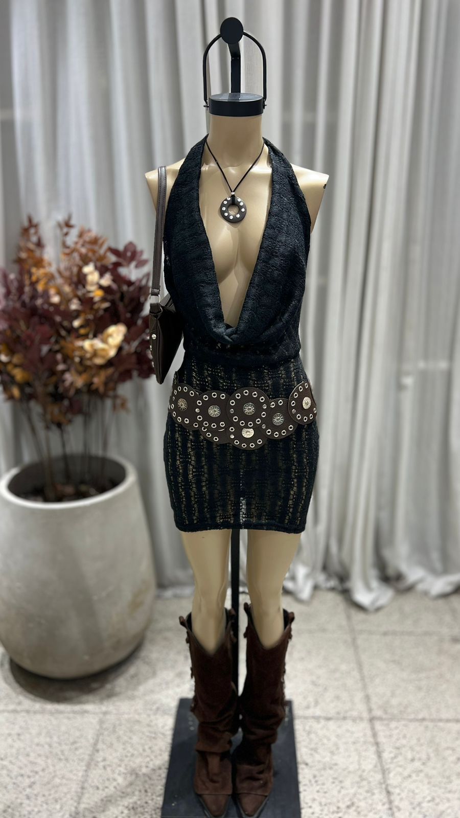 V112 - VESTIDO BUCHE SIN ESPALDA - TEJIDO ROTURAS