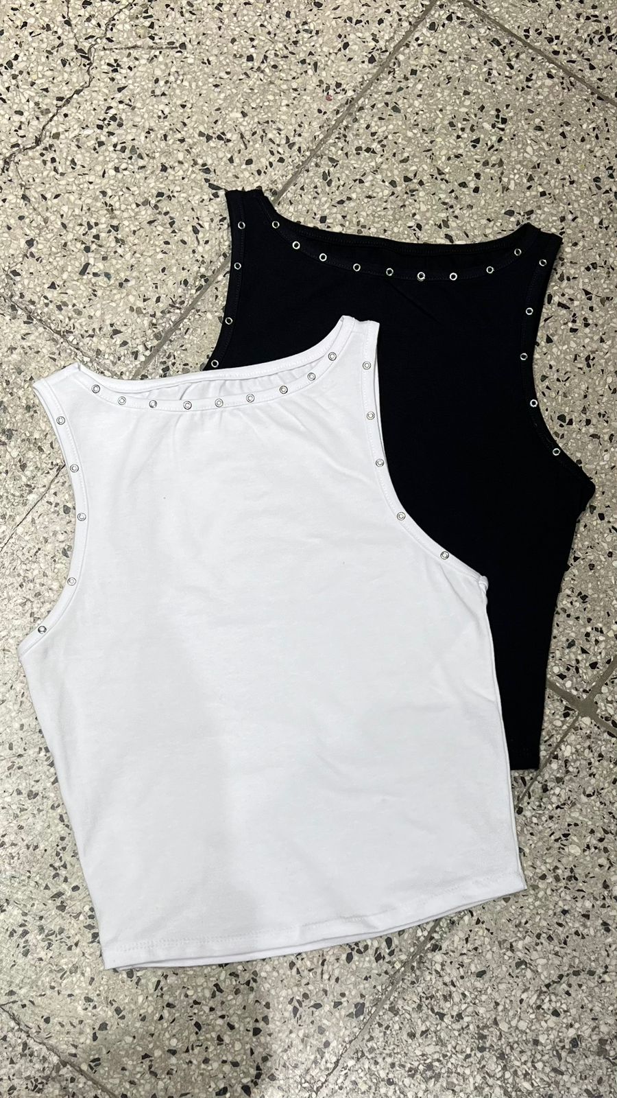 T340 - MUSCULOSA ESCOTE HOTFIX - ALGODON LYCRA - Imagen 5