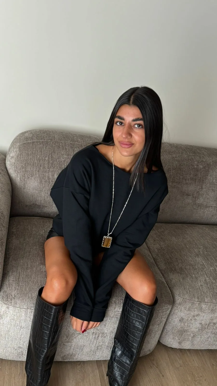 26/B04 - BUZO CUELLO ABIERTO - FRIZA