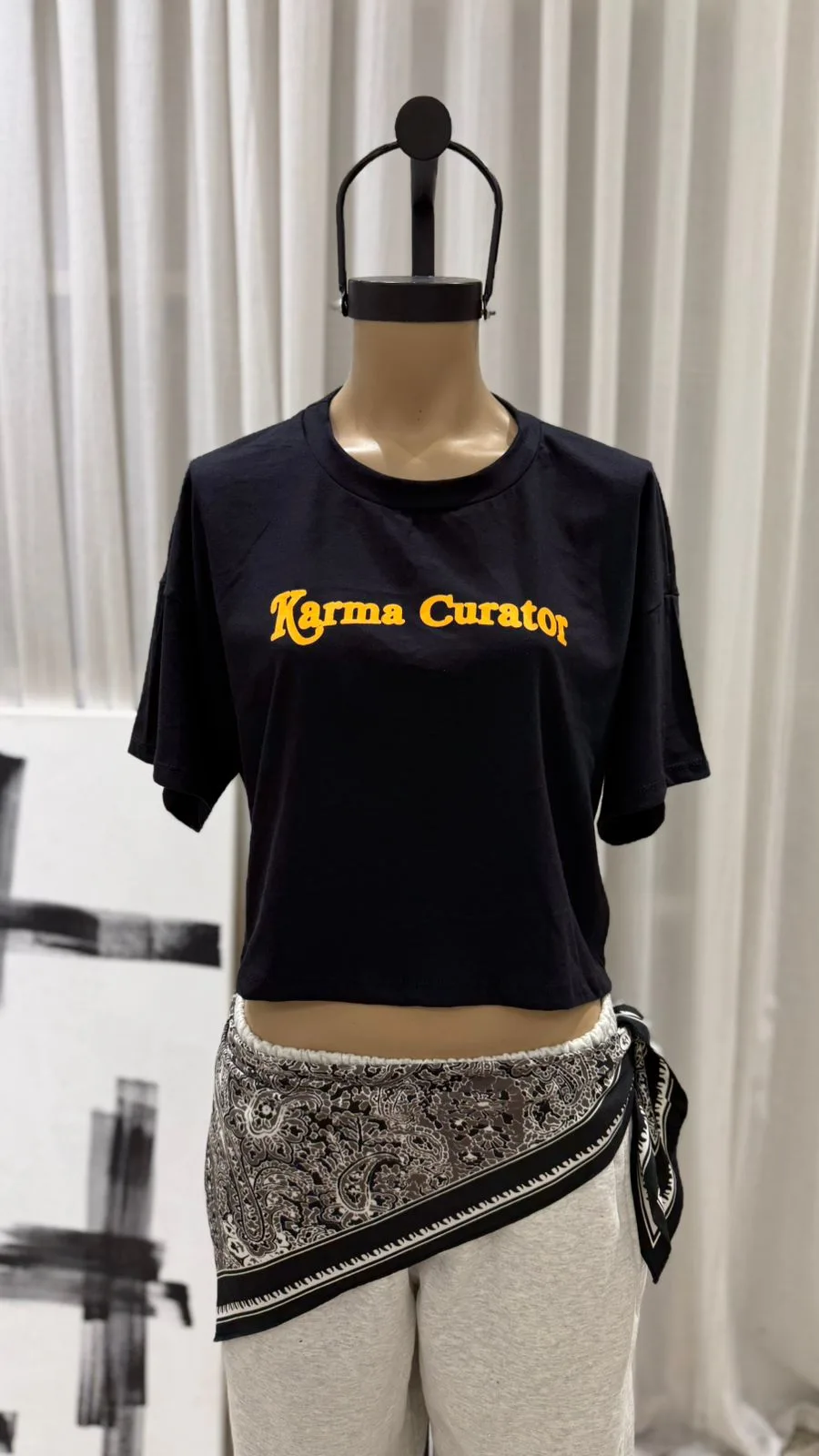26/R08 – REMERA CROP “KARMA” – JERSEY