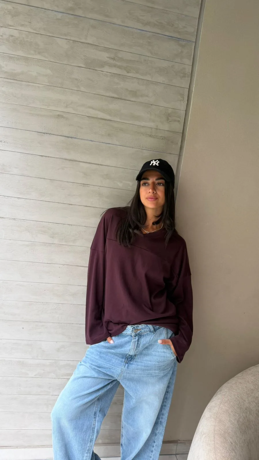 26/R10 - REMERA M/L CUELLO V - RIBB ALGODON