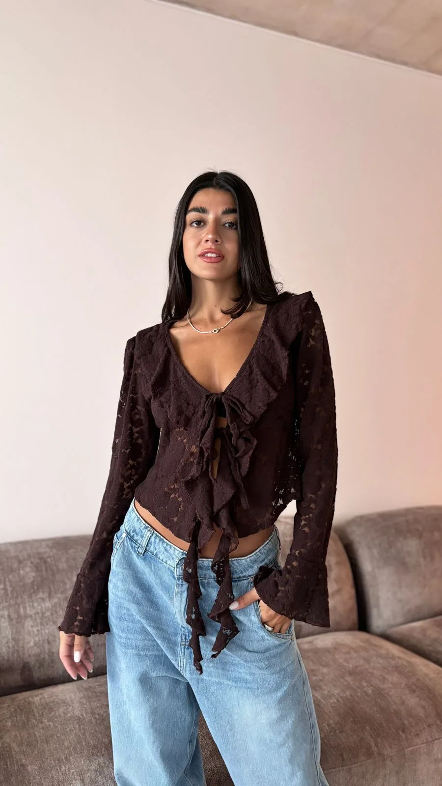 26/BL09 - BLUSA M/L TIRA VOLADO LARGO - ENCAJE