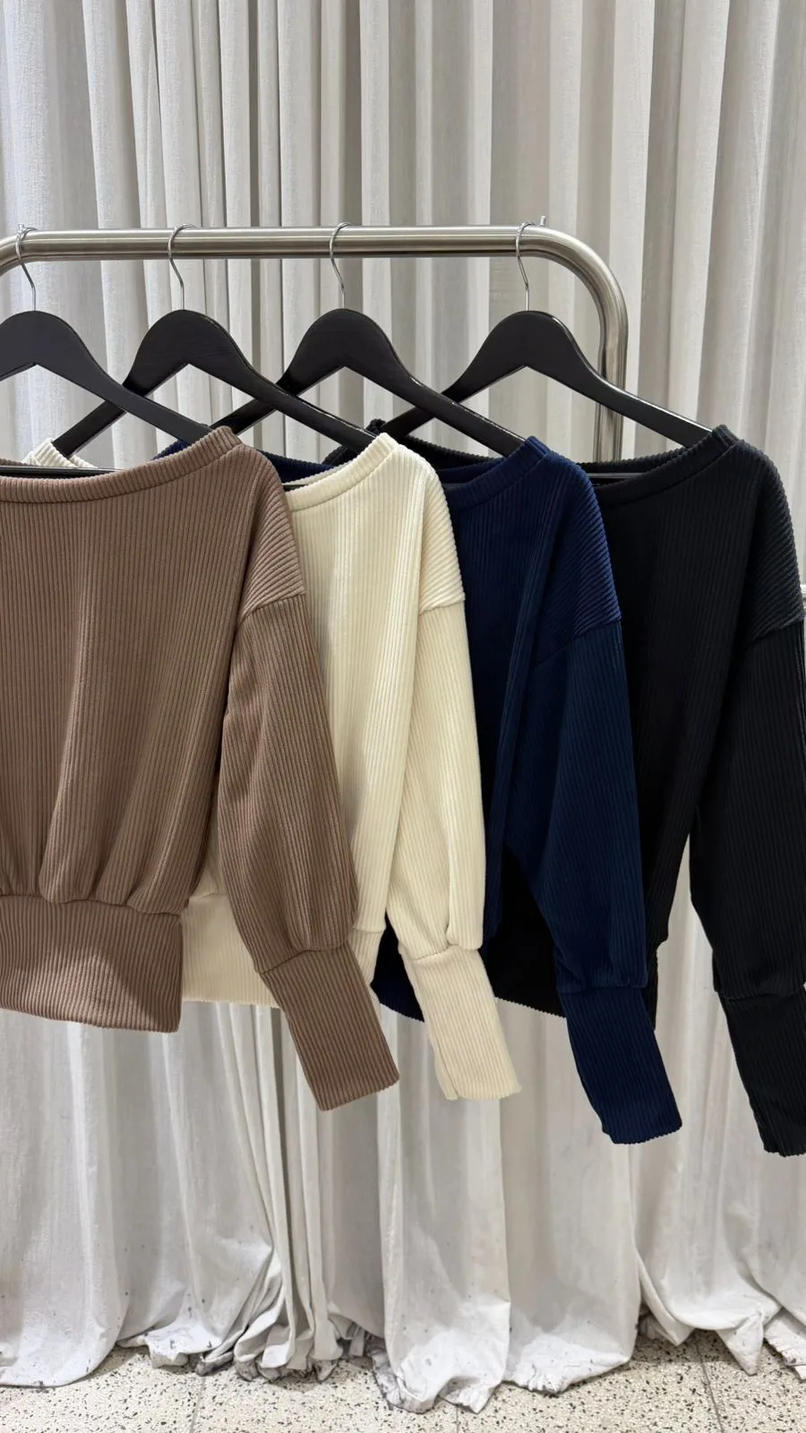 26/B14 - BUZO FAJA HOMBRO CAIDO - MORLEY BRUSH - Imagen 4