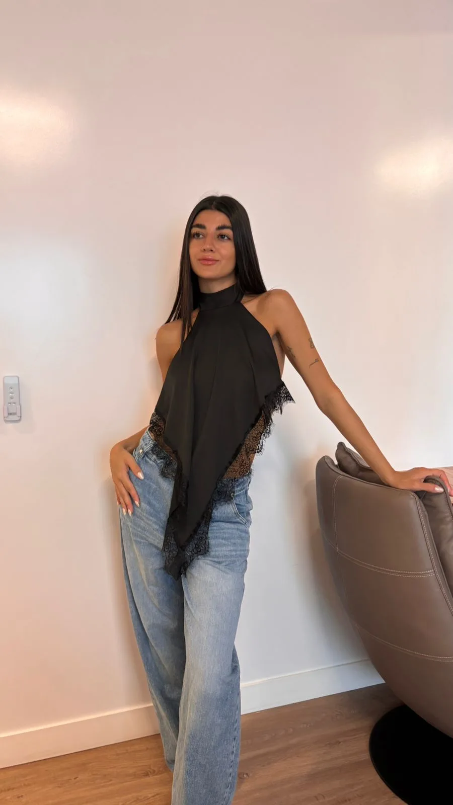 26/T70 - TOP CHOKER PICO S/ESPALDA PUNTILLA– MICROFIBRA