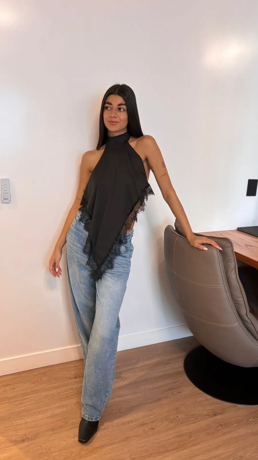 26/T70 - TOP CHOKER PICO S/ESPALDA PUNTILLA– MICROFIBRA - Imagen 3