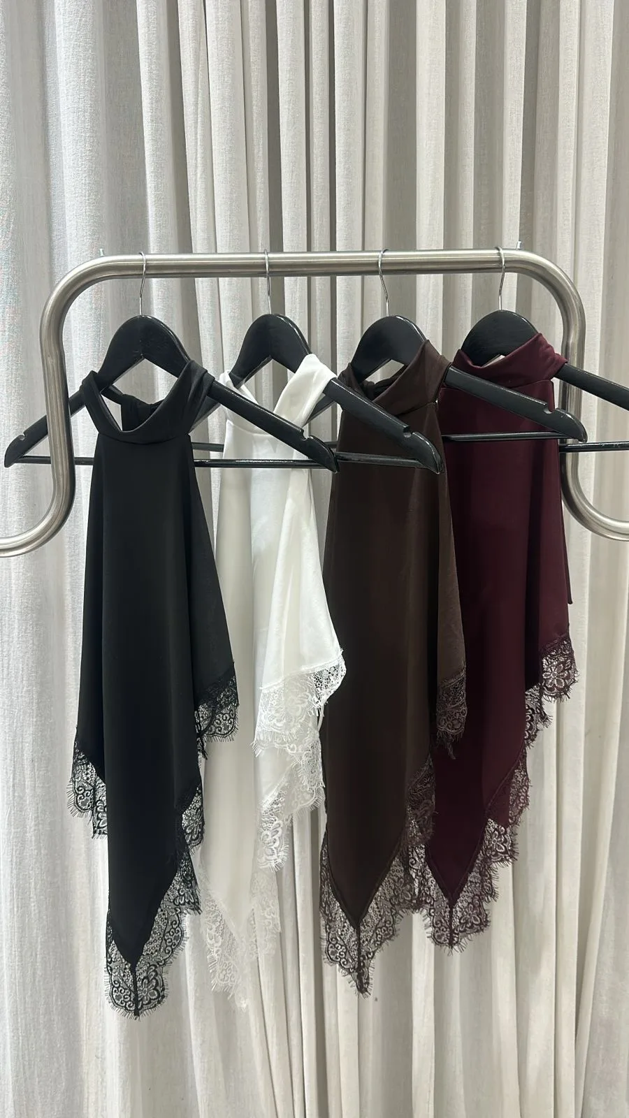 26/T70 - TOP CHOKER PICO S/ESPALDA PUNTILLA– MICROFIBRA - Imagen 4