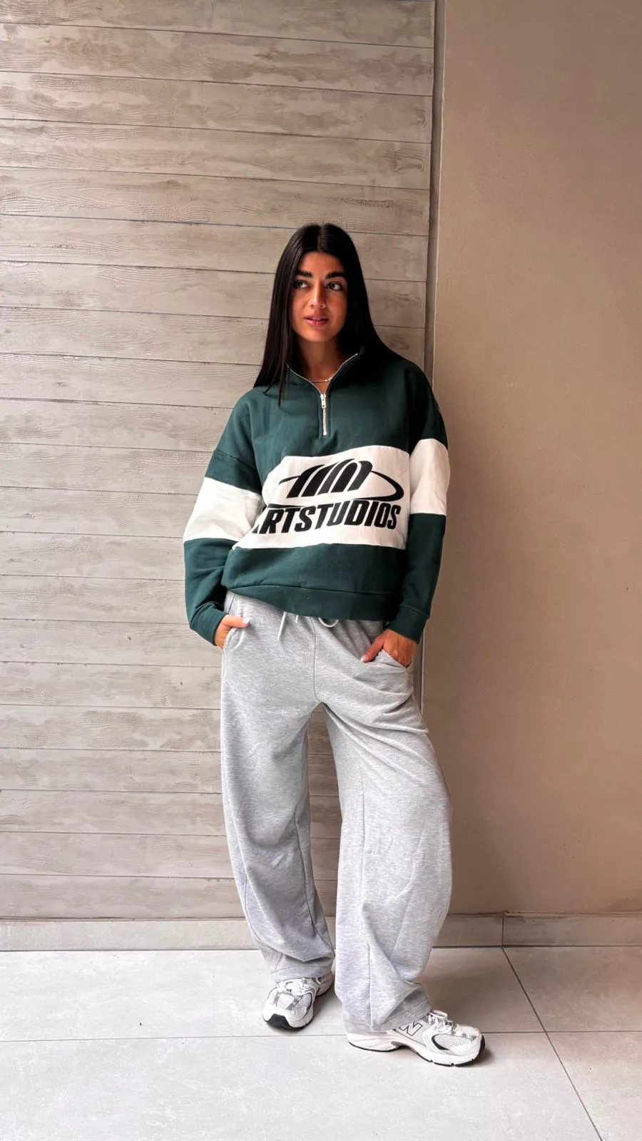 26/B15 - BUZO CIERRE "STUDIOS" - FRIZA