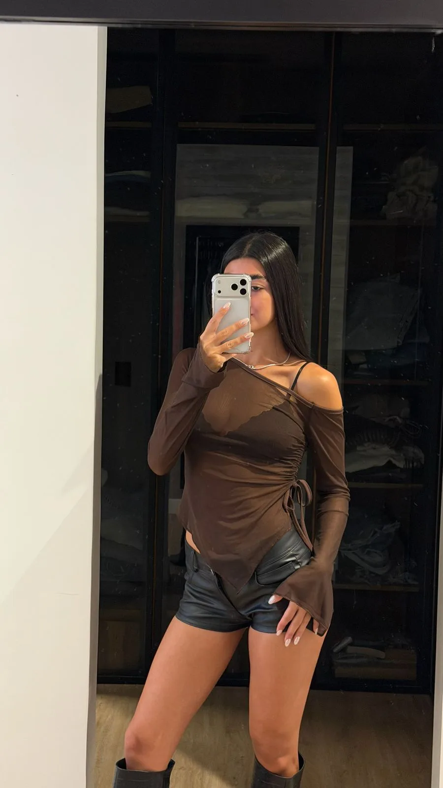 26/T74 - TOP HOMBRO CAIDO FRUNCE LATERAL - MICROTUL