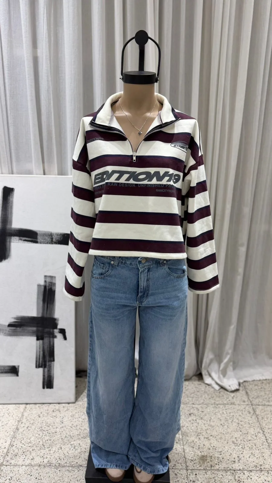 26/B18 - BUZO CIERRE "EDITION19" - FRIZA RAYADA