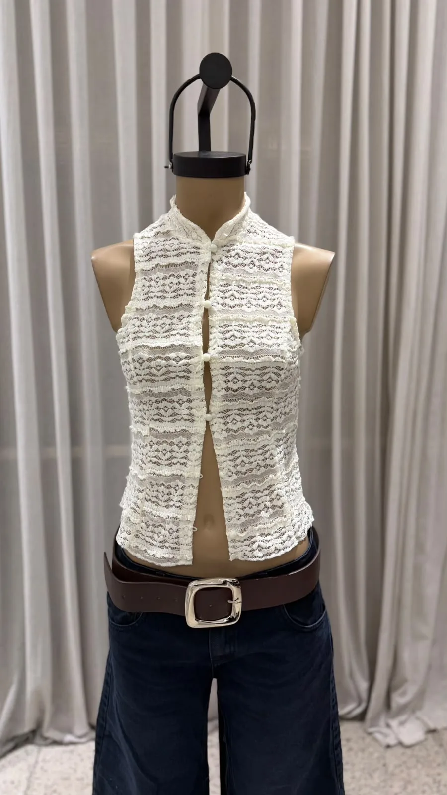 26/T1012 - TOP S/M BOTONES - ENCAJE