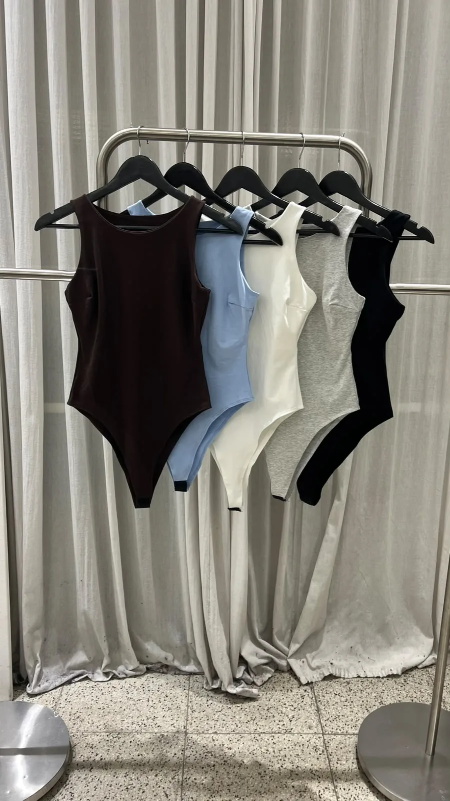 26/BB35 - BODY HALTER PINZA - ALGODON LYCRA
