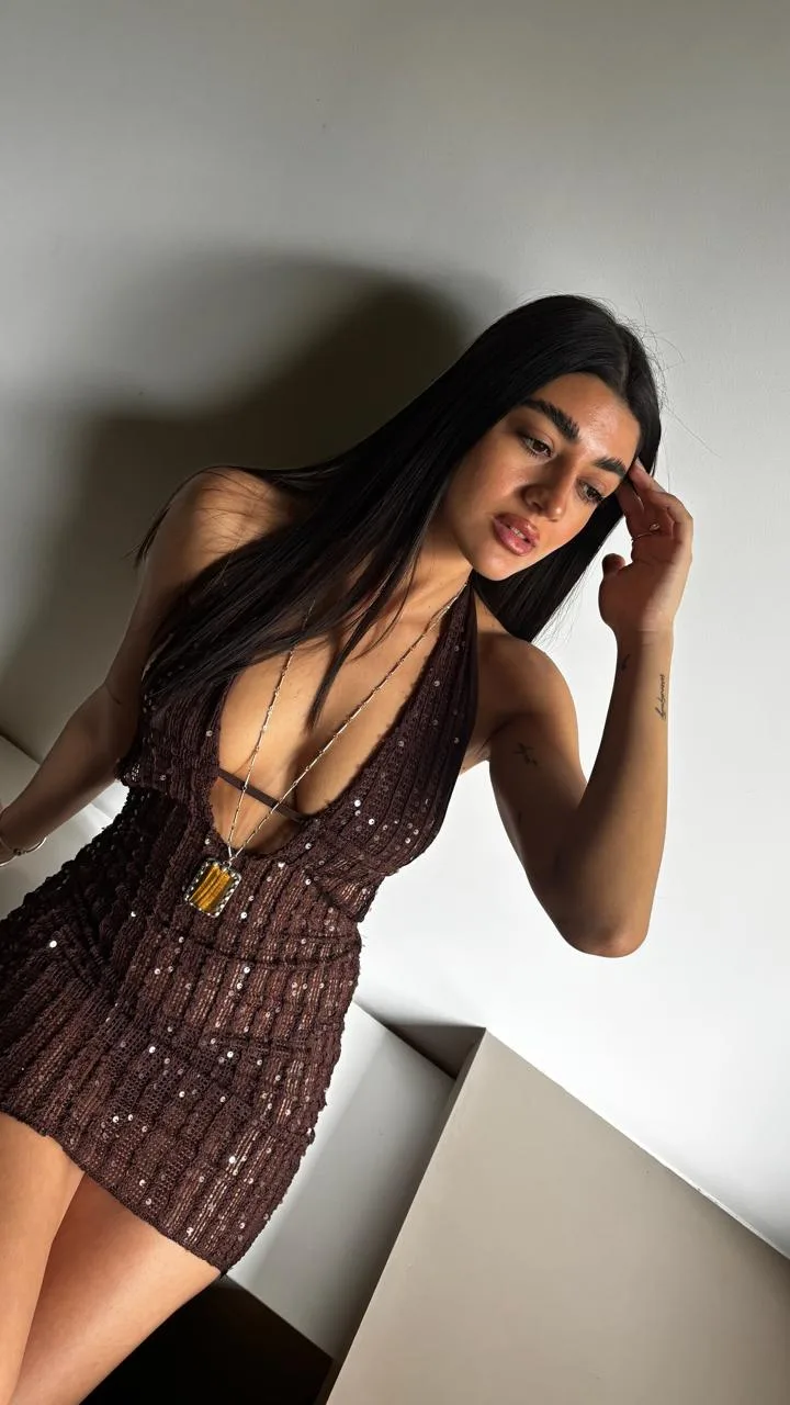 26/V105 - VESTIDO ESCOTE MARILYN - LENTEJUELAS SEQUINS