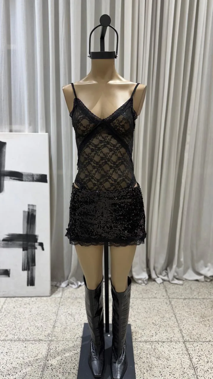 26/M17 - SKORT BASICO CON PUNTILLA - LENTEJUELAS ARIANE