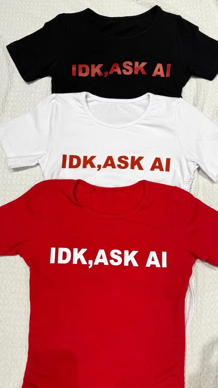 Top manga corta frunce "idk ask ai" de algodon lycra - Malta Chic (foto 5)